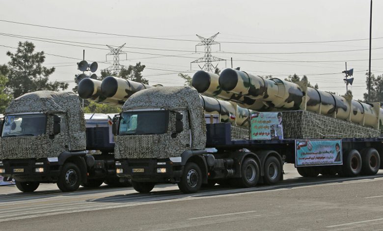 إيران تنشر آليات عسكرية قرب حدود أذربيجان